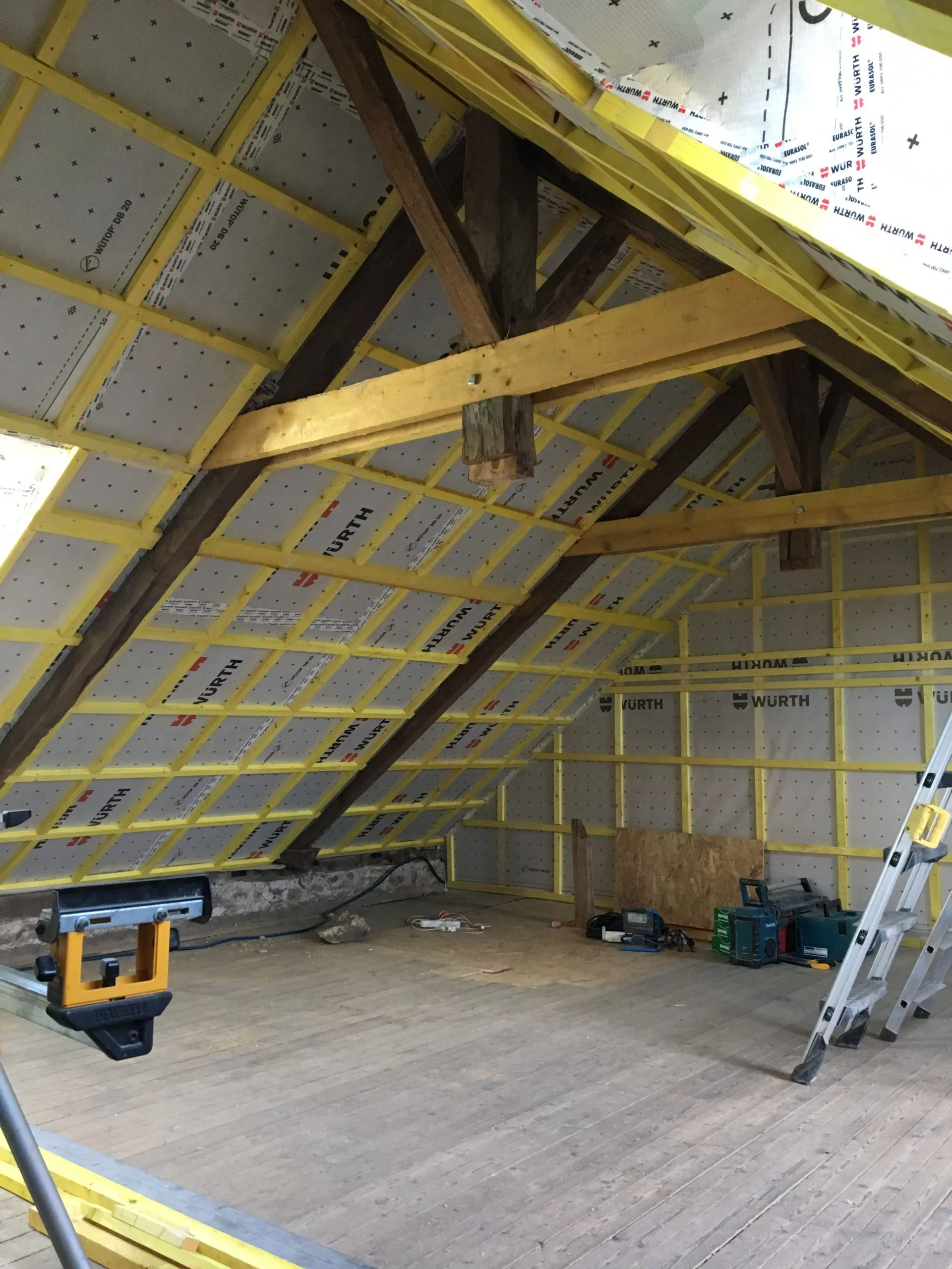 isolation combles aménageables brun